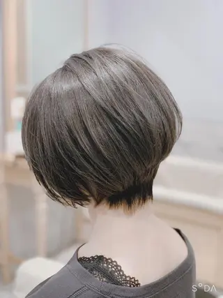 ショート カラー 馬場智哉 白髪ぼかしハイライトのヘアスタイル