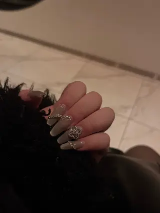 ネイル ネイルサロンエーナイン東雁来店所属・ナカガワ ユラのネイルデザイン