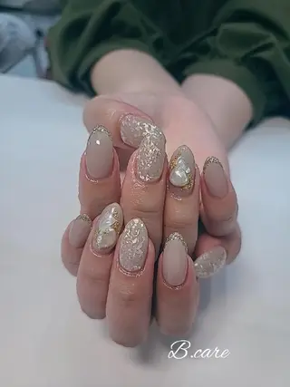 ネイル ビーケア自由が丘所属・えみ えみのネイルデザイン