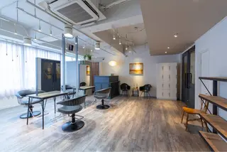 ショート カラー SALOWIN梅田茶屋町店所属・ウルフレイヤーカット /チヒロのヘアスタイル