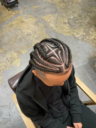 メンズ コーンロウ／ブレイズ SYUのヘアスタイル