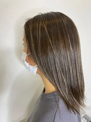 セミロング カラー リルウヘアー 天王寺のヘアスタイル
