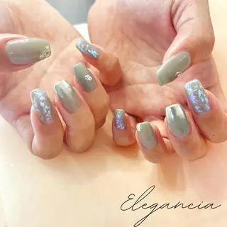 カラー ネイル Elegancia. Hiromiのネイルデザイン