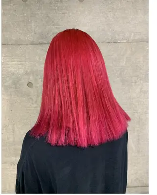 セミロング Kro ハイトーン×ブリーチのヘアスタイル