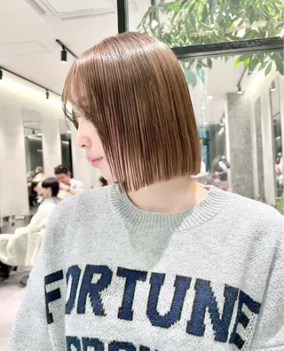 ショート ハイトーン/レイヤー カット岩田健斗/新宿のヘアスタイル