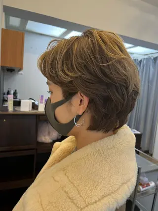 ショート カラー 代表　土屋ヒロユキ ショートカットのヘアスタイル