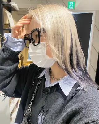 セミロング デザイン🥇複雑履歴 ハイトーン特化のヘアスタイル