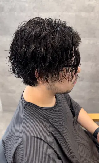 ミディアム パーマ メンズ Bleachi 大宮West所属・鈴木拓也 メンズカットのヘアスタイル