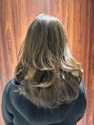 ロング ヨウコ YOKOのヘアスタイル