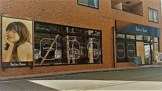 スナコザワ レナのヘアスタイル