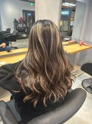ロング カラー 💖ハイライト/ハイ トーン💖MIKIのヘアスタイル