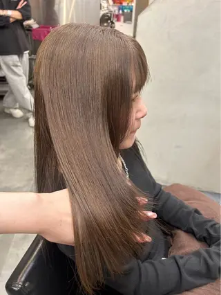 カラー 博多ブリーチ× 透明感/縮毛矯正のヘアスタイル