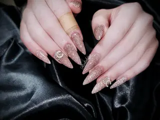 ネイル Rola kira nail salon所属・Rola kira 麗のネイルデザイン