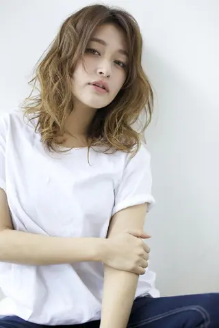 セミロング カラー 堀内 翔のヘアスタイル