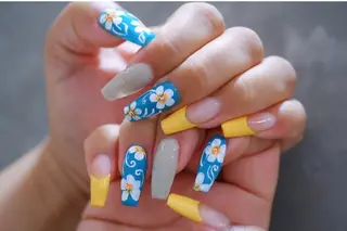 ネイル TELUM Miyoko.のネイルデザイン