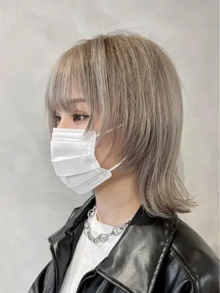 ショート カラー カット・ブリーチ TAIGAのヘアスタイル