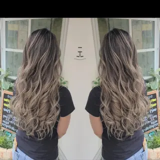 ロング カラー cherie所属・バレイヤージュ/ ハイライト/大内格のヘアスタイル