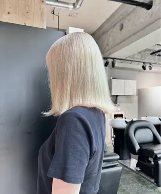 ミディアム karin💋海外 バタフライカットのヘアスタイル