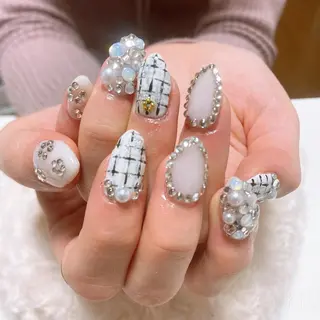 ネイル The Best Beauty受付担当のヘアスタイル