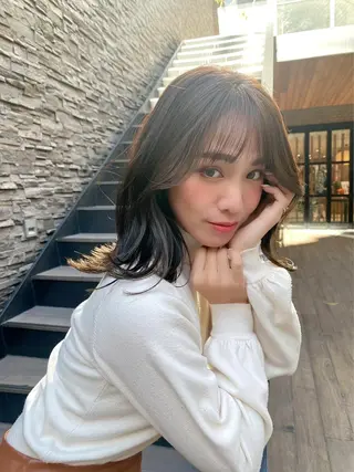 ミディアム カラー ヘアアレンジ ネイル マツエク・マツパ アイブロウ ハイライト、レイヤー カット/西梅田/中西のヘアスタイル