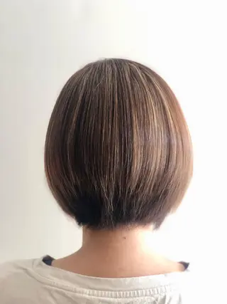 ショート カラー 嶌田 沙紀のヘアスタイル