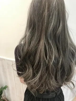 ロング カラー にしだ まりえのヘアスタイル