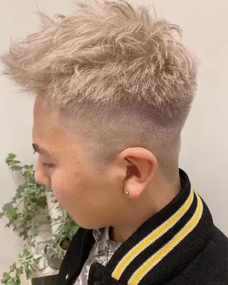 ショート カラー メンズ VEGA天神 ブリーチのヘアスタイル