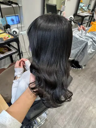 カラー KOKORO 中村 朱里のヘアスタイル