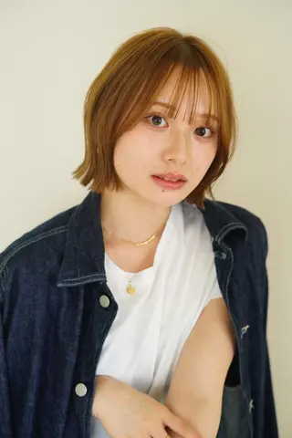 ショート yelm所属・🫒オリーブカラー ミディアムレイヤー✨のヘアスタイル