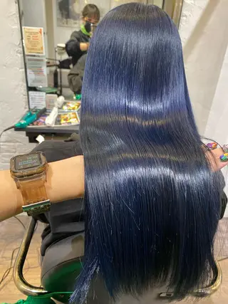 ロング カラー 梅田ハイトーン チダ ヒナノのヘアスタイル