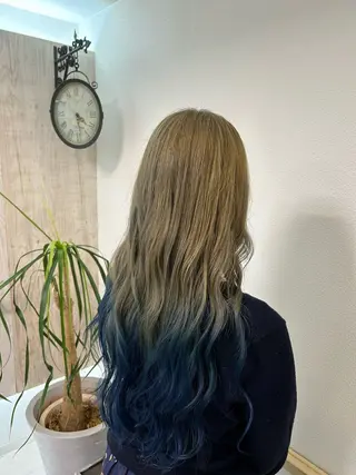 カラー ダリー所属・Dali manaのヘアスタイル