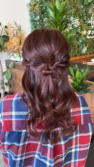 ミディアム ヘアアレンジ 高橋 乙葉のヘアスタイル