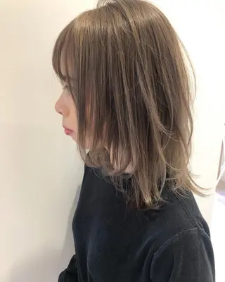 ミディアム カラー 石井 紫文のヘアスタイル