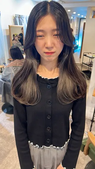 ロング カラー Yo ／ ulu.のヘアスタイル