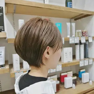 ショート カラー youres hair はなれ店所属・髪質改善🌸縮毛矯正 専門家💖後藤のヘアスタイル