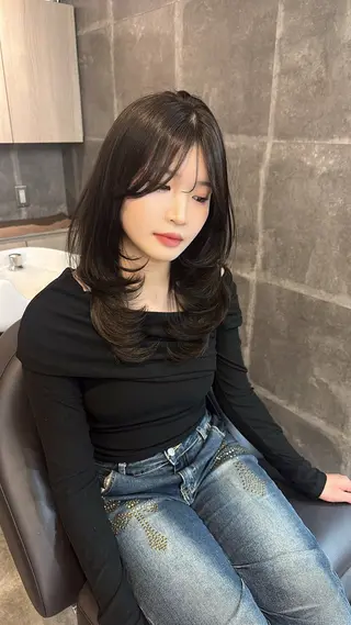 ミディアム カラー 渡邊 理央のヘアスタイル