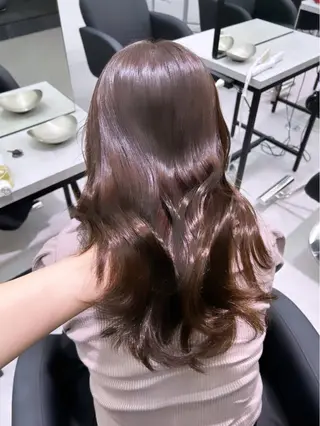 ロング カラー 名古屋栄♡PELE 上品な透明感ベージュのヘアスタイル