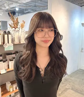 カラー she. momonoのマツエク・マツパデザイン