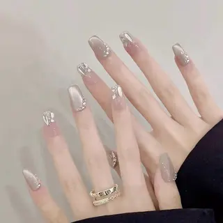 ミディアム 🌈 Laule'aのネイルデザイン