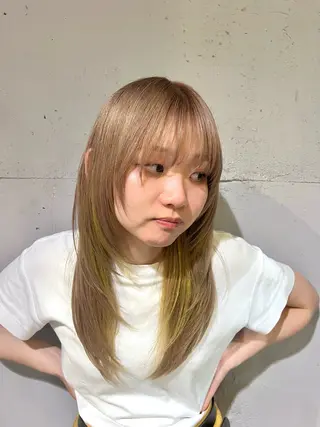 セミロング カラー 小笠原 悠斗のヘアスタイル
