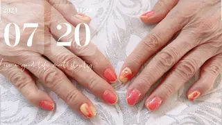 ネイル トモエ ちゃんのネイルデザイン