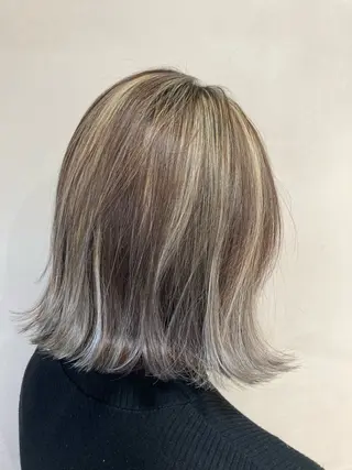 ミディアム 服部 美幸のヘアスタイル