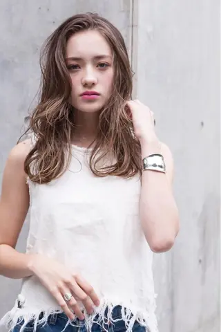 セミロング カラー ヘアアレンジ ミニボブ/ブリーチ 🌈MISATOのヘアスタイル