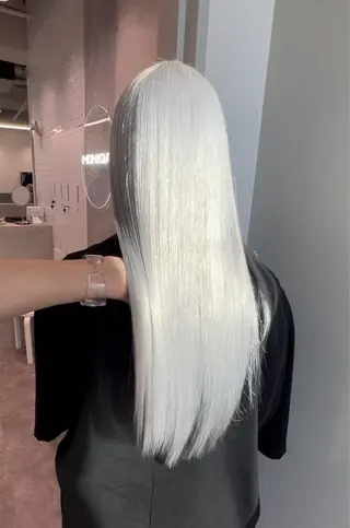 ロング ハイトーン専門美容師 kimutaのヘアスタイル