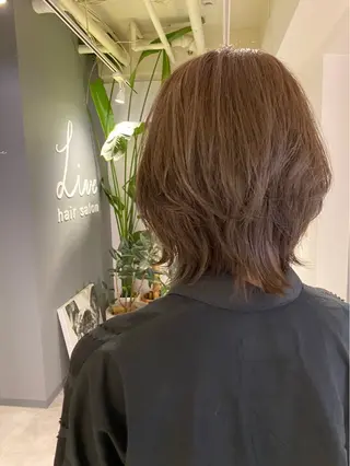 ミディアム カラー 佐藤 彩弥のヘアスタイル