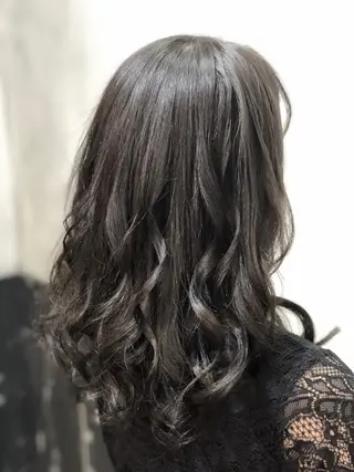 ミディアム カラー パーマ 美髪矯正 🌈髪質改善 山下のヘアスタイル