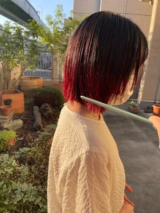 ショート カラー Rin:nel hair所属・Takanishi くすみベージュカラーのヘアスタイル