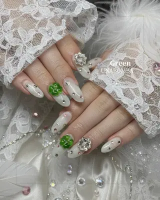 ネイル 24時間営業 UNABOMBAのネイルデザイン