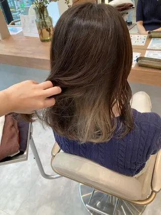 セミロング カラー 一ノ瀬 蘭のヘアスタイル