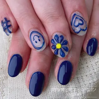 ネイル Blushオーナー Shiinaのネイルデザイン